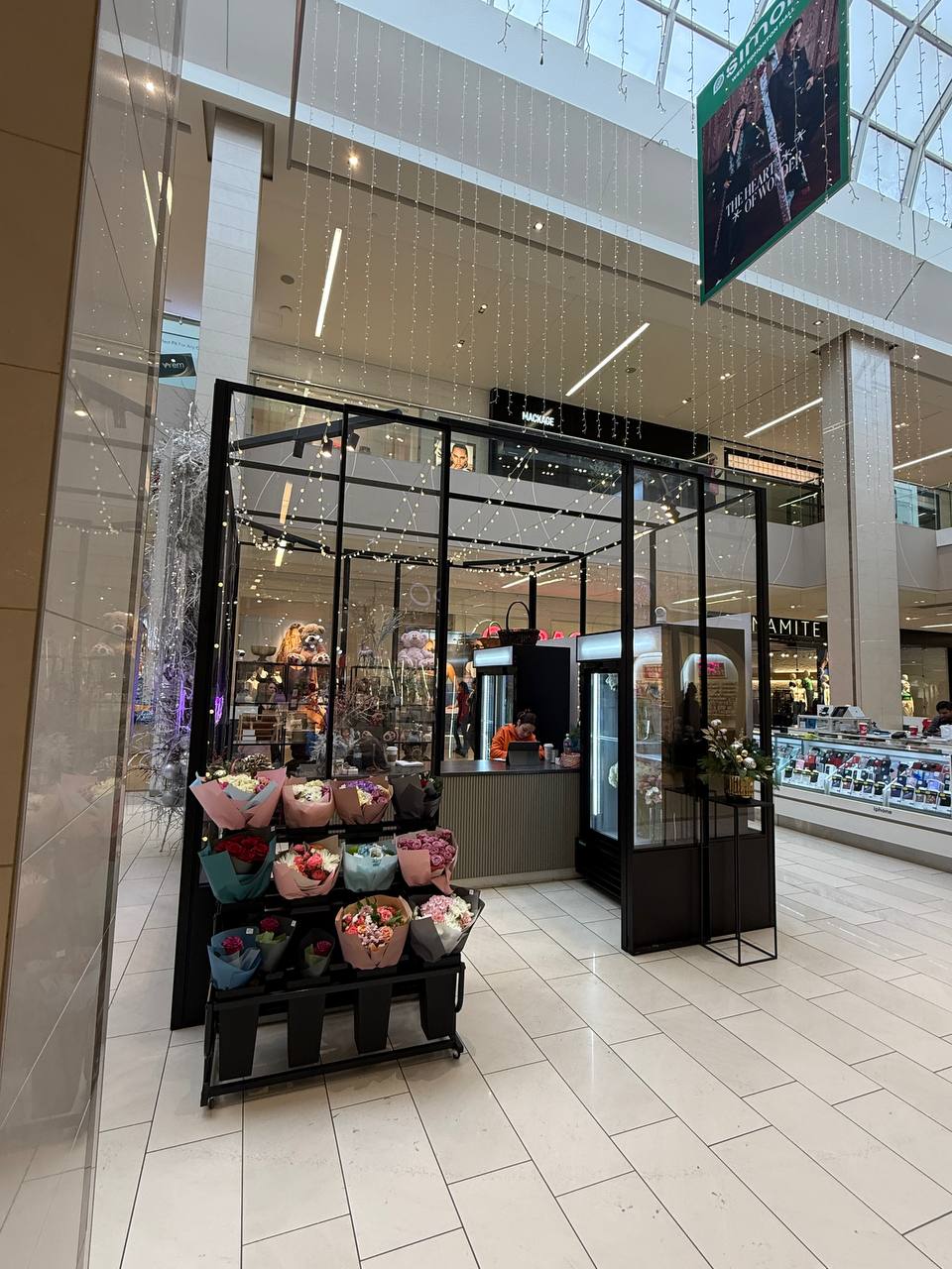 Florans Flower Boutique - West Edmonton Mall — Florist