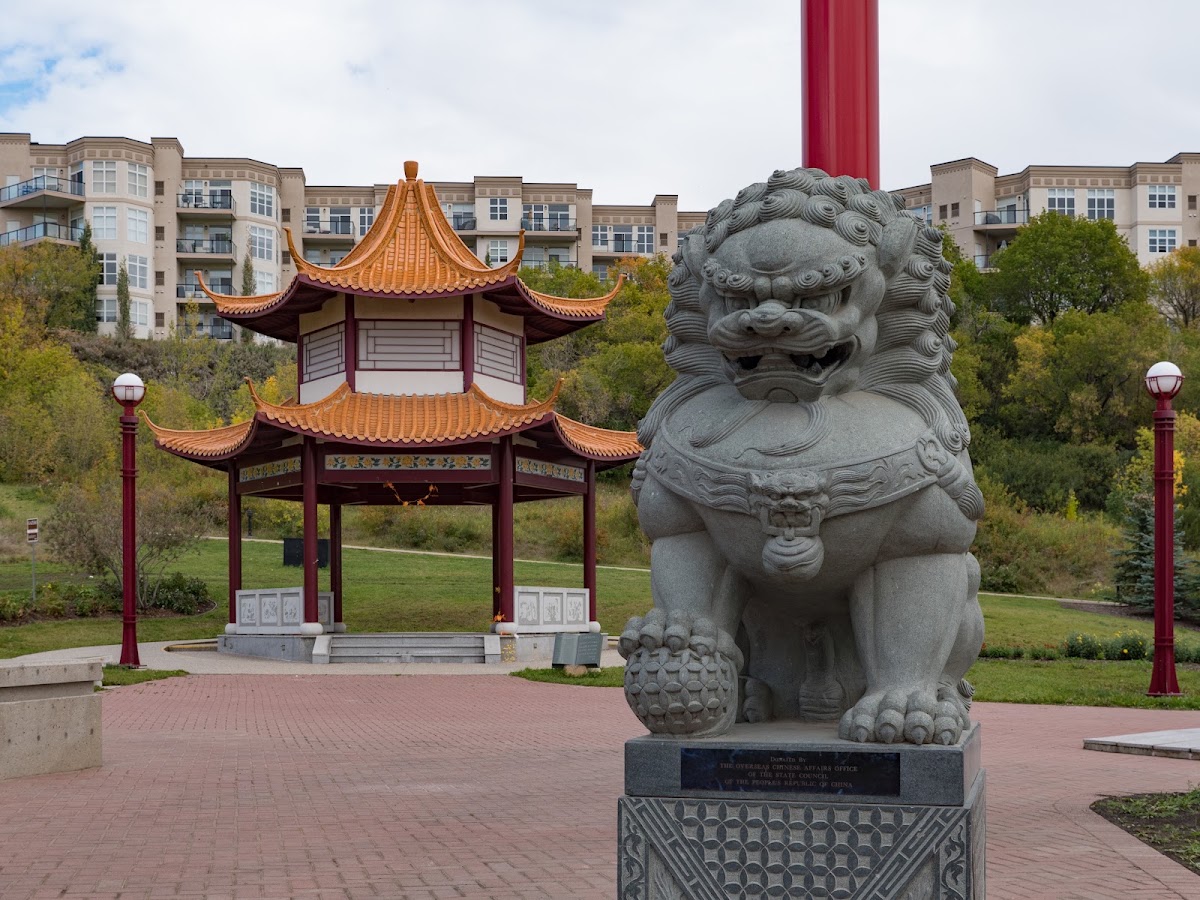 Louise McKinney Riverfront Park — Park