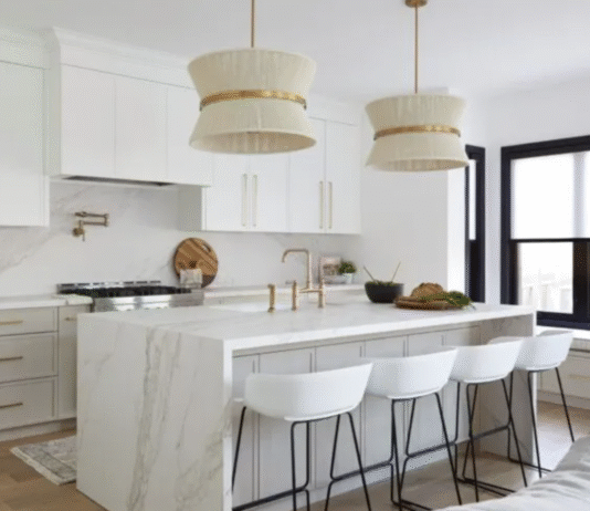 The Shaker Legacy: Merging Heritage Craftsmanship with Modern Luxury Interiors